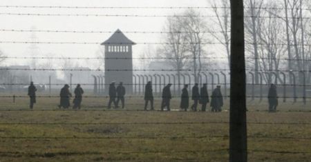 Były strażnik z Auschwitz podejrzany o udział w morderstwie