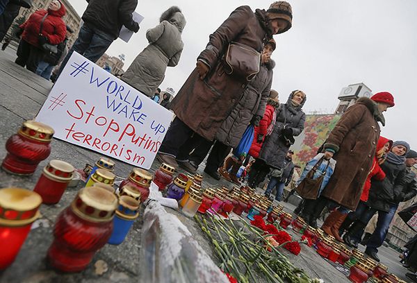 Demonstracja w Kijowie po ostrzale Mariupola