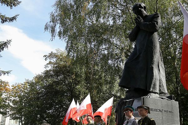 Pomnik bł. ks. Jerzego Popiełuszki w Białymstoku