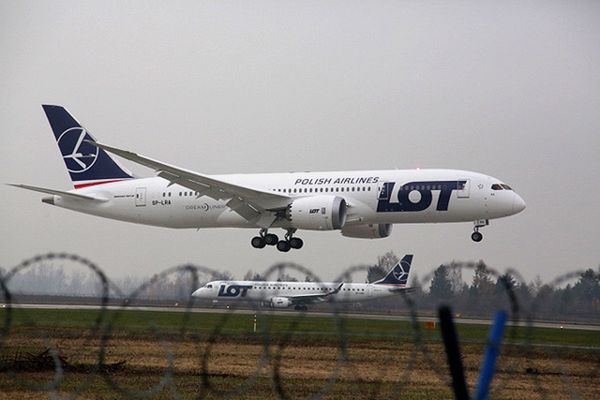 Dreamliner zawrócił do Warszawy. Na pokładzie zmarł pasażer