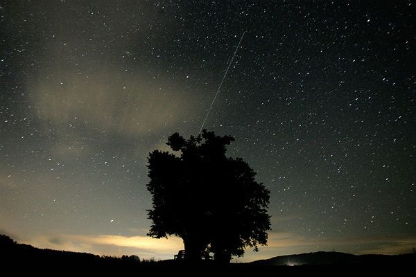 Astronom: można już dostrzec pierwsze meteory z roju Perseidów
