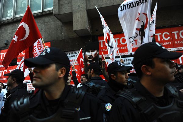 Turcja: 15 rannych w starciach między studentami w Ankarze