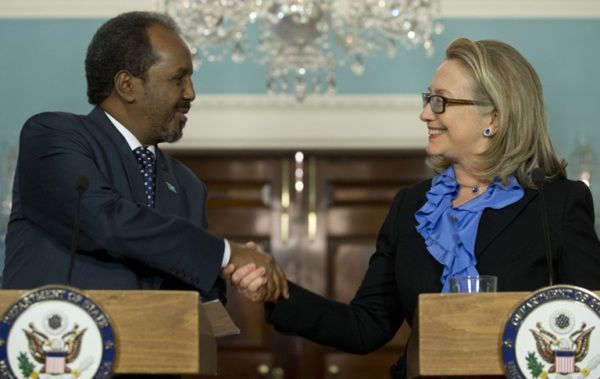 Hillary Clinton podczas spotkania z prezydentem Somalii Hassanem Szejkiem Mohamudem