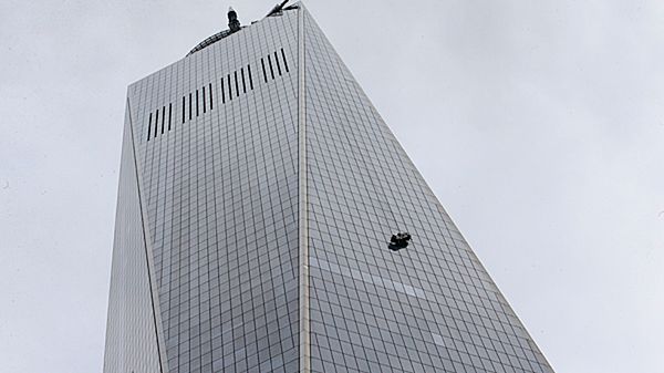 Uwięzieni pracownicy na budynku One World Trade Center