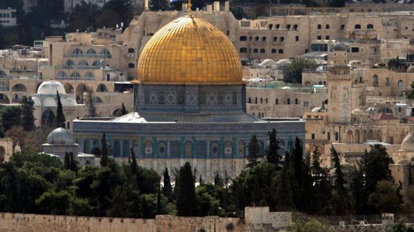 Widok na Kopułę na Skalę i jerozolimskie stare miasto