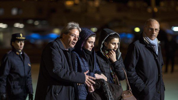 Paolo Gentiloni (pierwszy od lewej)