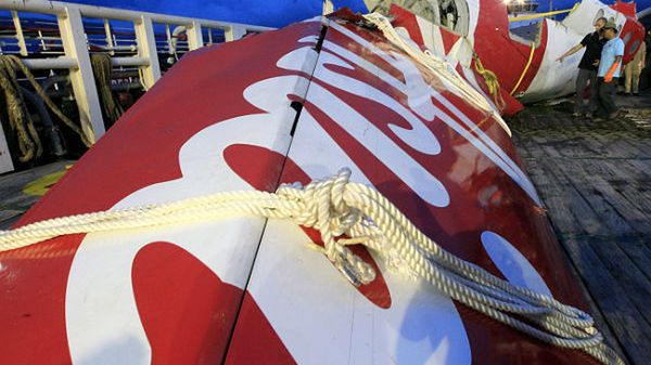 Wydobyte szczątki ogona samolotu AirAsia