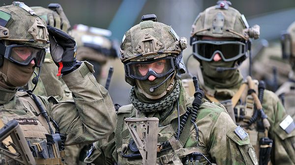 Polscy komandosi podczas ćwiczeń przygotowujących do dyżuru bojowego w składzie Sił Odpowiedzi NATO
