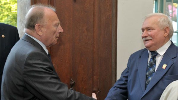 Andrzej Milczanowski i Lech Wałęsa w 2011 roku