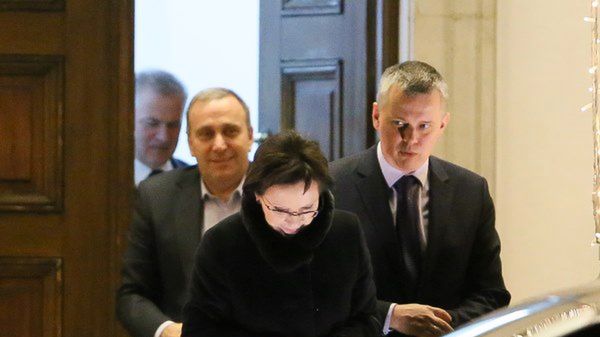 Ewa Kopacz opuszcza Belweder po spotkaniu z prezydentem