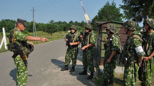Ukraińscy żołnierze w czasie wielonarodowych ćwiczeń "Rapid Trident" w lipcu 2013 r.