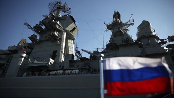 Rosyjski okręt "Piotr Wielki"