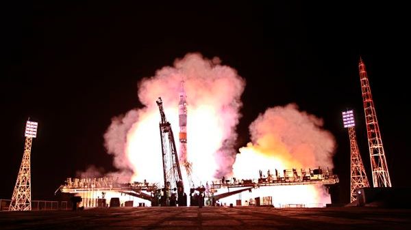 Start rakiety z kapsułą Sojuz