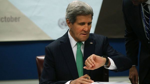 John Kerry podpisuje ATT