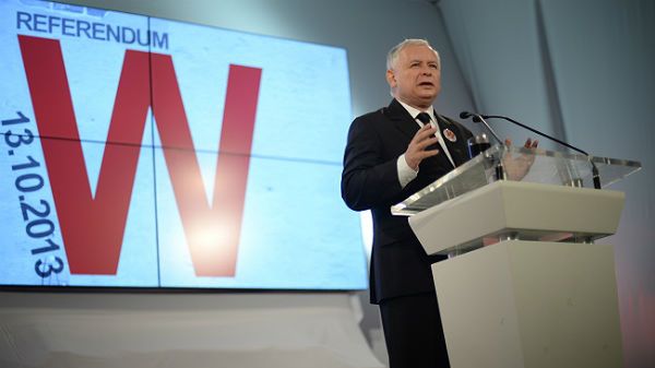 Prezes PiS Jarosław Kaczyński podczas rozpoczęcia kampanii przed referendum w Warszawie