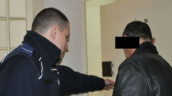 Mężczyzna został zatrzymany przez policję
