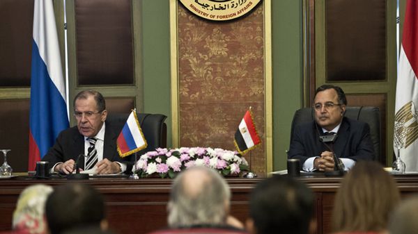Siergiej Ławrow i Nabil Fahmy