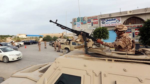 Libijscy żołnierze na ulicach Trypolisu