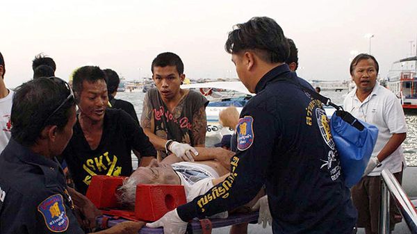 Akcja ratunkowa po katastrofie promu w okolicach kurortu Pattaya w Tajlandii