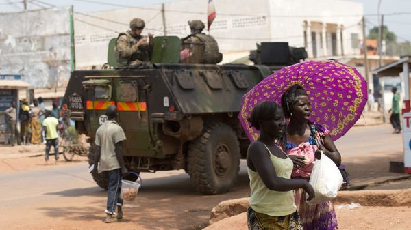 Wóz opancerzony francuskich sił w Bangi