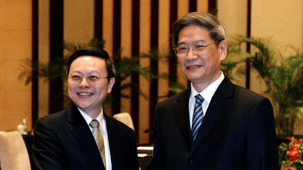 Przedstawiciel Tajwanu Wang Yu-chi i Chin - Zhang Zhijun