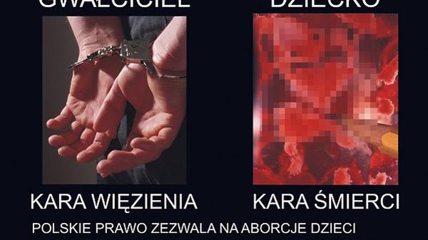 Jeden z szokujących plakatów, które pojawiły się przed kościołem w Gdyni