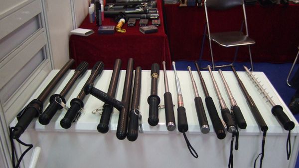 Różnego rodzaju pałki eksportowane przez chińskie firmy