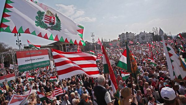 Demonstracja w Budapeszcie pod ustąpieniu premiera Ferenca Gyurcsányiego