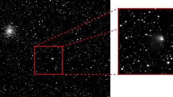 Kometa 67P/Churyumov&#8211;Gerasimenko sfotografowana przez sondę Rosetta 30 kwietnia 2014 r. Widać komę rozciągającą się na 1300 km od jądra komety
