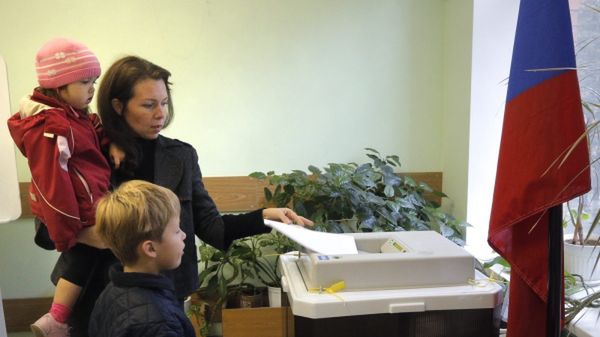 Faworytem w walce o ponad 40 tysięcy mandatów była Jedna Rosja