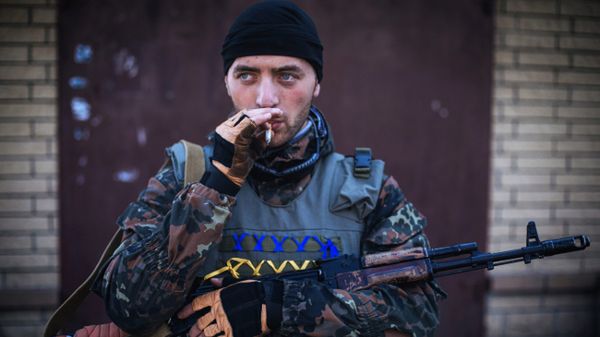 Członek ukraińskich sił na wschodzie kraju