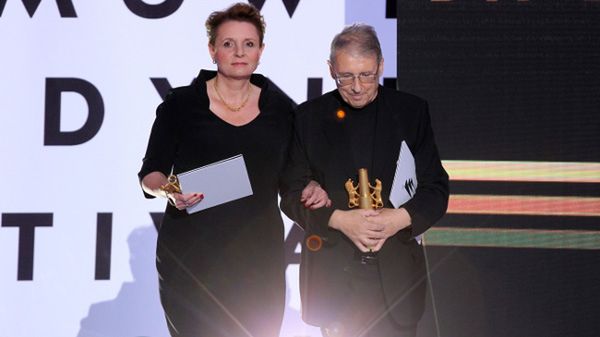 Minister kultury i dziedzictwa narodowego Małgorzata Omilanowska i przewodniczący jury, reżyser Ryszard Bugajski podczas Festiwalu Filmowego w Gdyni