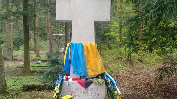 Grób Stepana Bandery - zdjęcie z kwietnia 2014 r.