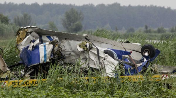 Transport wraku samolotu, który rozbił się w miejscowości Wsola