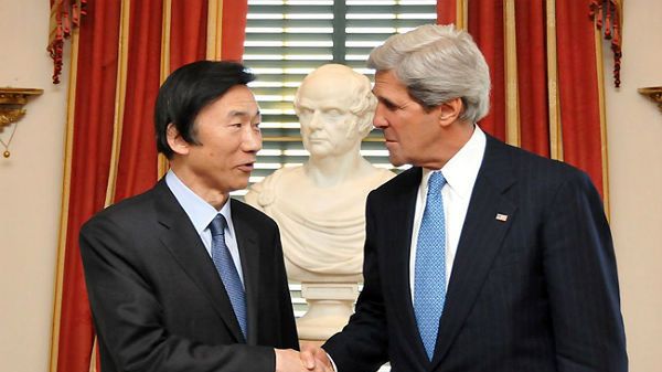 Minister spraw zagranicznych Korei Południowej Yun Byung-se i John Kerry