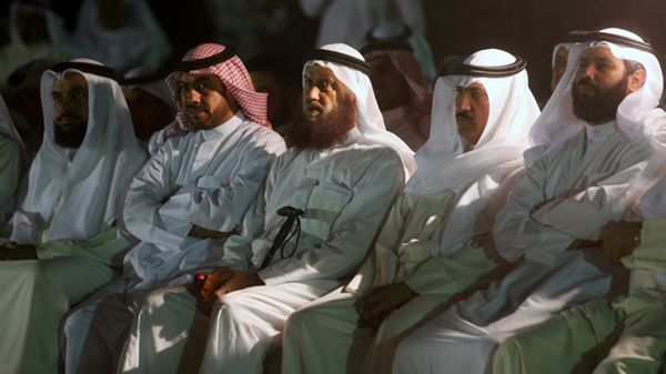 Kuwejccy opozycjoniści, drugi od prawej - Musallam al-Barrak