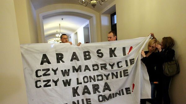 Protest przed rozpoczęciem posiedzenia Komisji Spraw Zagranicznych