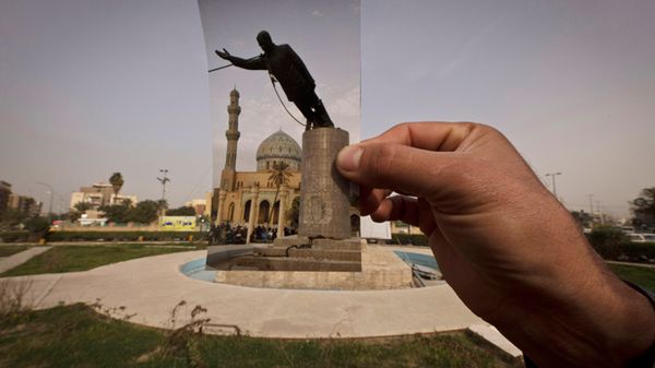 Zdjęcie z 13 marca 2013 roku przedstawia plac, na którym do 9 kwietnia 2003 roku stał pomnik Saddama Husajna
