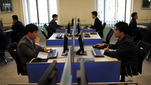 Studenci na Uniwersytecie Kim Ir Sena w Phenianie