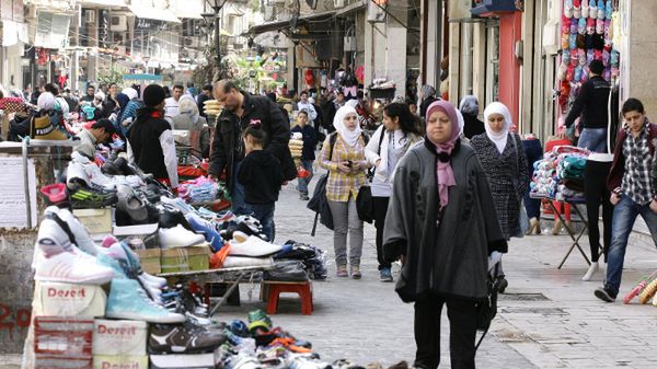 Wewnętrzni uchodźcy uciekają do Damaszku, gdzie czują się bezpieczniej