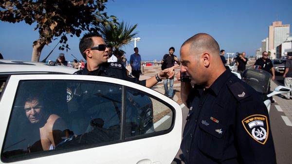 Napastnik (w radiowozie) zatrzymany przez izraelską policję