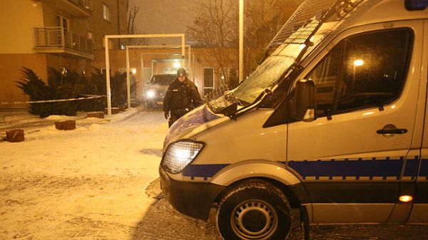 Miejsce tragedii. Mężczyzna, który wcześniej ranił żonę nożem, popełnił samobójstwo