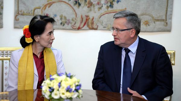 Aung San Suu Kyi i Bronisław Komorowski