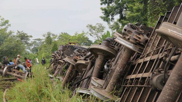 Wykoleiło się osiem z 12 wagonów