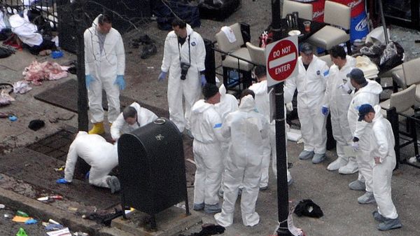 Policyjni eksperci na miejscu ataku w Bostonie