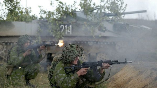 Białoruscy żołnierze w czasie ćwiczeń - zdjęcie archiwalne
