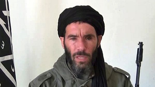 Do przeprowadzenia zamachów przyznało się ugrupowanie, któremu przewodzi Mochtar Belmochtar (na zdjęciu)