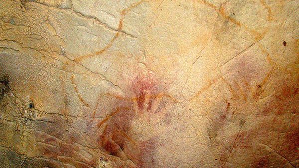 Malunki naskalne z jaskini El Castillo w Hiszpanii
