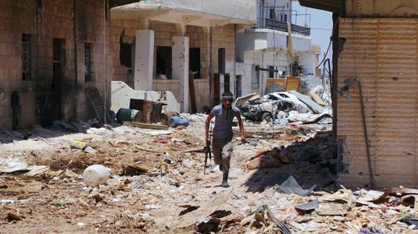 Syryjski powstaniec w Daraa