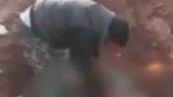 Kadr z makabrycznego nagrania udostępnionego w serwisie YouTube